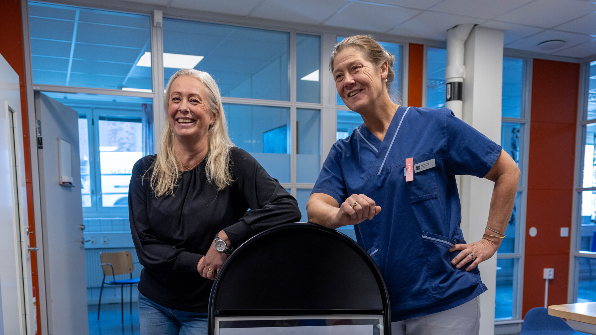 Petra Elisson och Malin Thorsell i de lokaler på sjukhuset som används för höstens rekrytering.